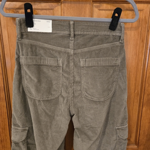 NWT AMERICAN EAGLE Green Super High-Rise Baggy Wide Leg Corduroy Cargo Pants 2 - Picture 4 of 5
